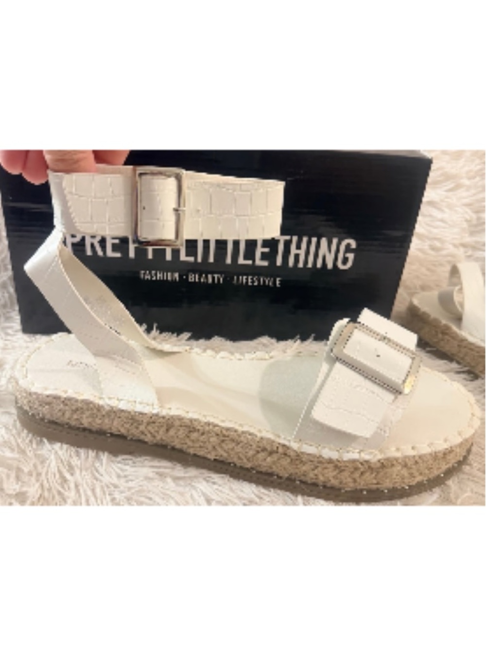 Women’s White Croc Buckle ankle strap platform Sandals size 7 - Picture 3 of 8